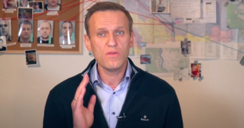 Алексей Навальный пообщался по телефону с одним из своих отравителей