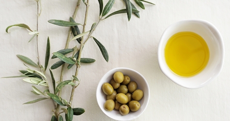 Вопрос к косметологу: может ли оливковое масло заменить крем?