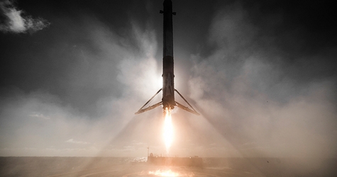 Фото дня: SpaceX показала посадку ракеты Falcon 9