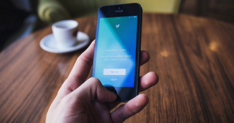 Twitter пересмотрит политику публикаций мировых лидеров