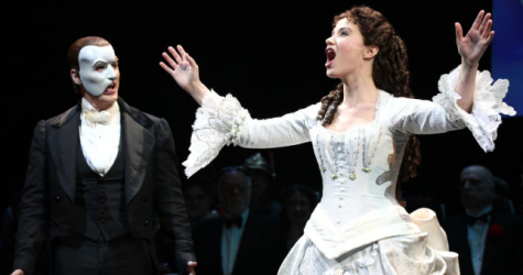 «Призрак оперы» показали на Бродвее в последний раз — спустя 35 лет после премьеры