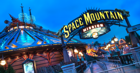 Disney выпустит фильм по мотивам аттракциона Space Mountain из Диснейленда
