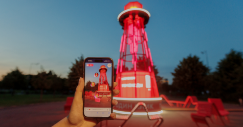 «Самокат» установил интерактивный маяк в парке Горького