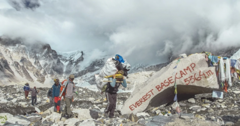 Bally пообещал очистить вершину Эвереста к 2030 году