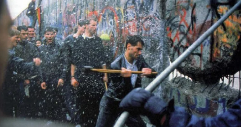 Как Берлин переживал падение стены: отрывок из книги «Der Klang der Familie»