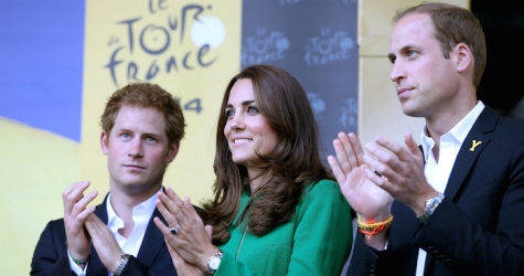 Кейт Миддлтон, принц Уильям и принц Гарри дали старт \"Тур де Франс\"