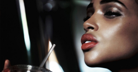 Первый взгляд: Айя Джонс в рекламной кампании Marc Jacobs Beauty