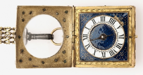Редкий экспонат: в Эрмитаже открылась выставка часов XVI–XVII веков