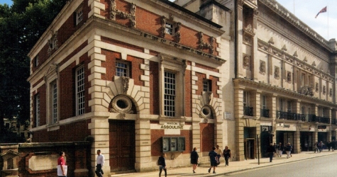 В Лондоне открылся первый магазин издательства Assouline