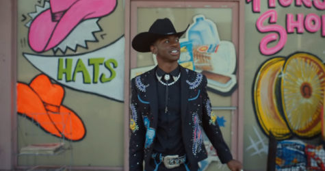 Клип Lil Nas X на трек «Old Town Road» набрал более миллиарда просмотров на YouTube
