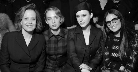 Сигурни Уивер, Кара Делевинь и другие гости показа Dior в Париже