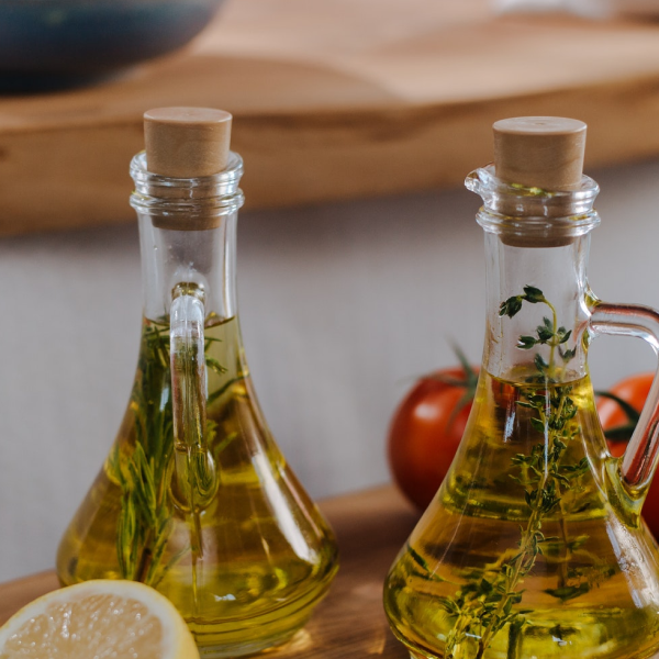 Оливковое масло: калорийность на 100 грамм, в чайной, столовой ложке, польза, вред, бжу