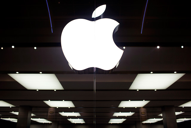 Президент европейского отделения Yves Saint Laurent перешел в Apple