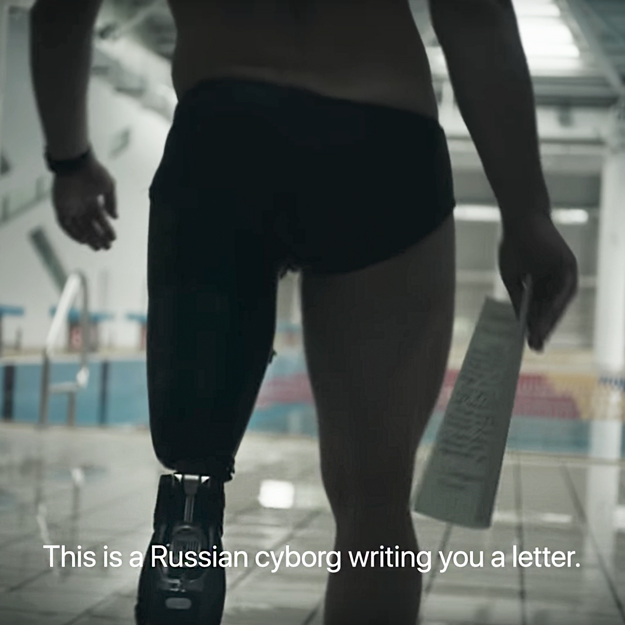 Что мы знаем о «русском киборге» из видео Apple
