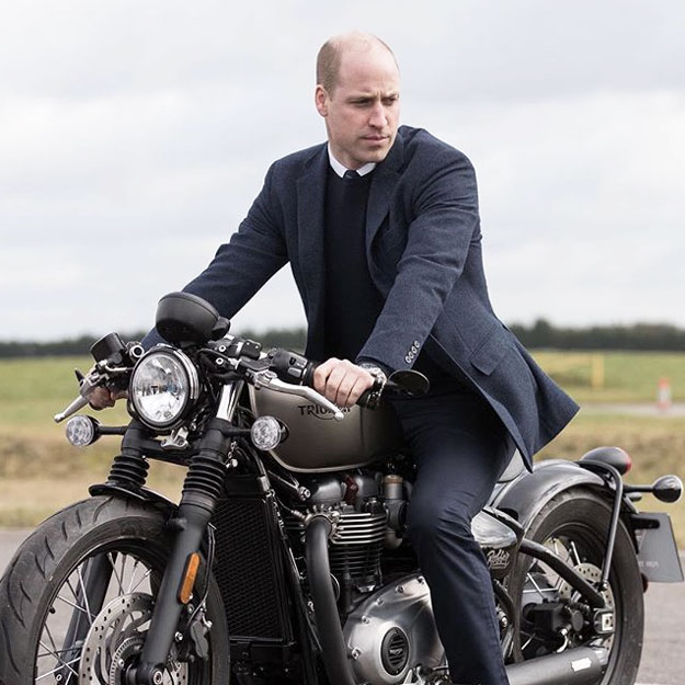 Принц Уильям прокатился на новом мотоцикле Triumph