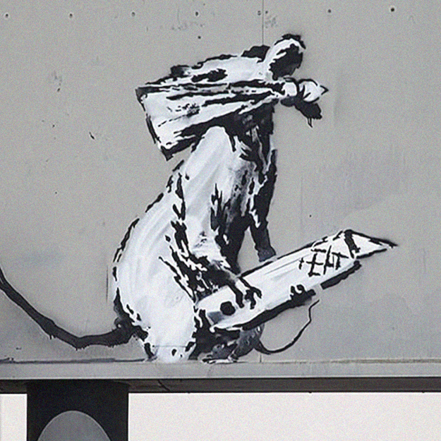 Бэнкси показал еще несколько новых граффити, созданных в Париже