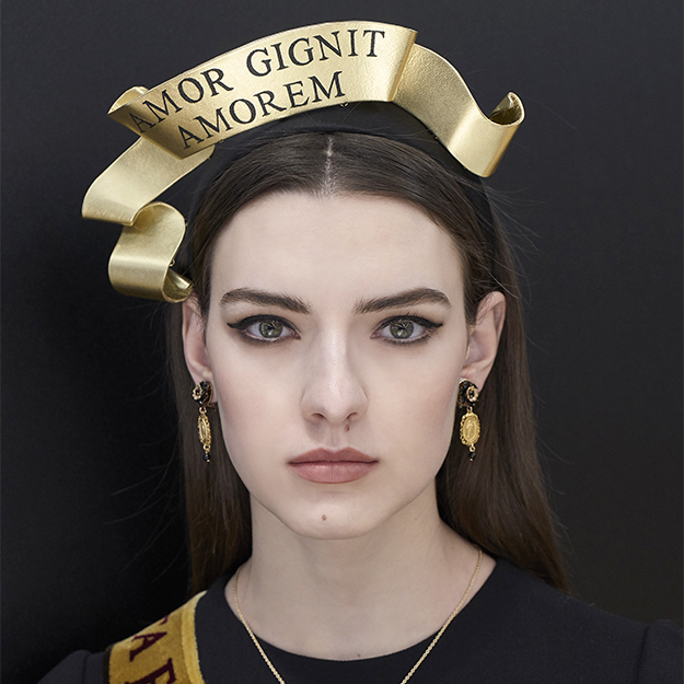 Как повторить макияж с акцентом на глаза с показа Dolce & Gabbana