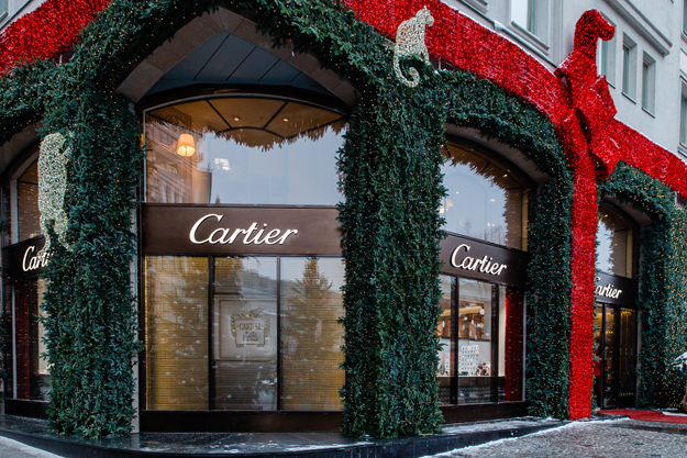 Новогодняя елка в бутике Cartier