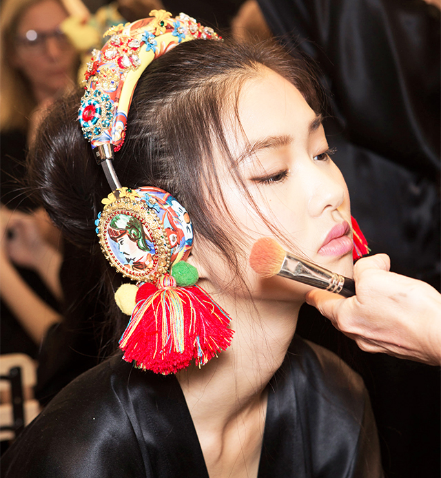 Красота в деталях: образы с показов Dolce & Gabbana и Marni