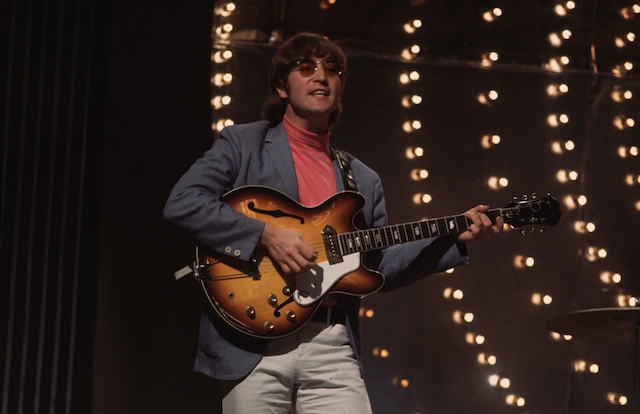 Пропавшая гитара Джона Леннона продана за 2,4 миллиона долларов