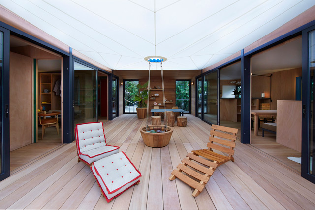 Louis Vuitton представил дом по проекту Шарлотты Перьян