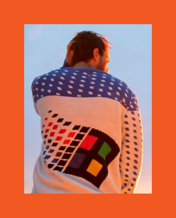 Microsoft выпустила «уродливый» рождественский свитер в стиле Windows 95