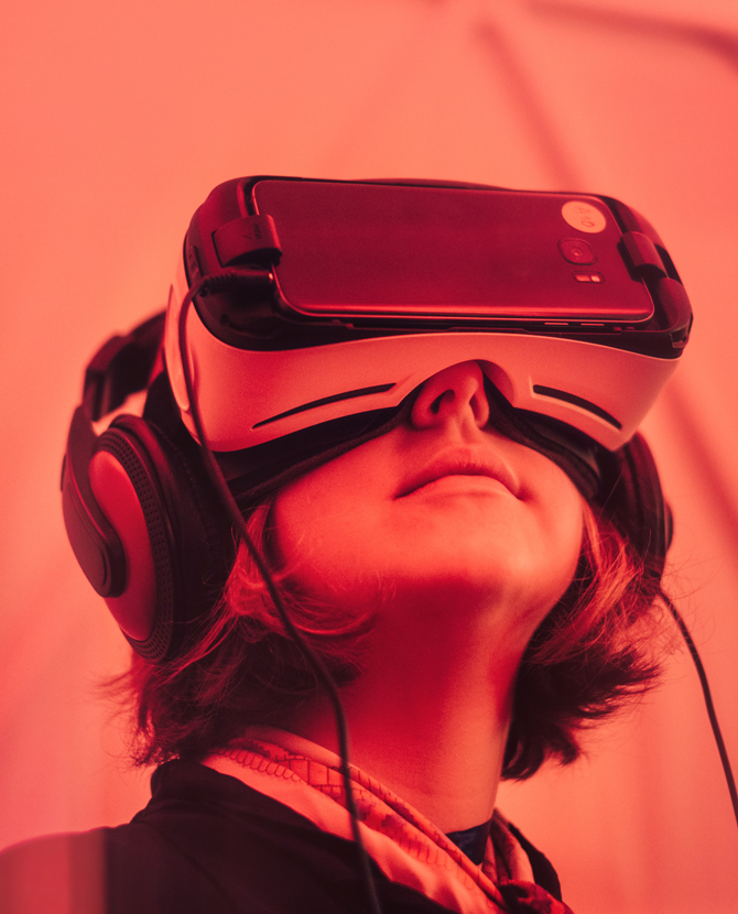 Сбербанк откроет сеть кинотеатров виртуальной реальности в следующем году
