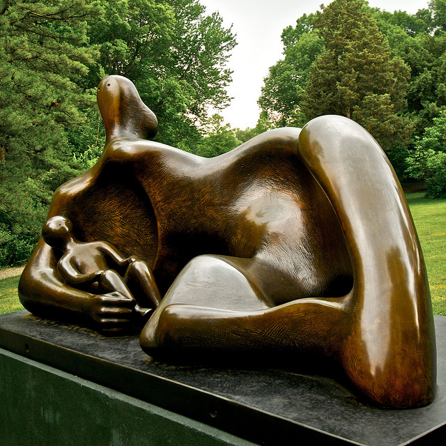 Скульптура Генри Мура украсит Королевский ботанический сад в Лондоне