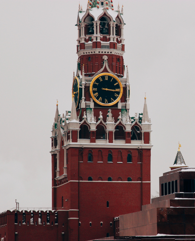 Московский бизнесмен предложил перекрасить стены Кремля в белый цвет