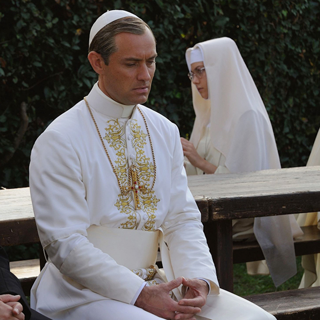Паоло Соррентино отложил съемки второго сезона «Молодого папы»