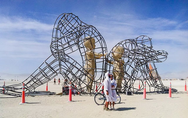 Инсталляция украинского художника на фестивале Burning Man