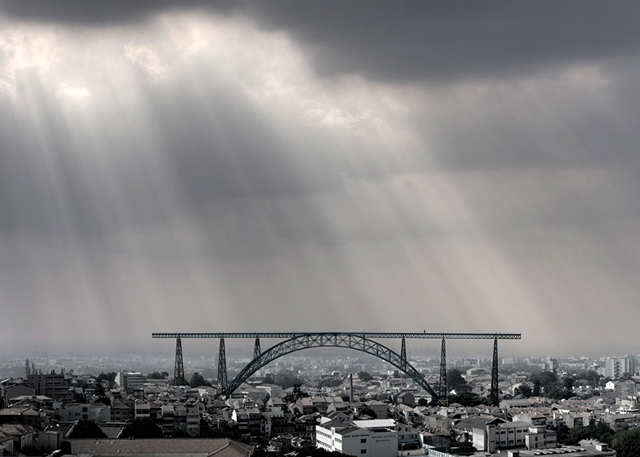 В Португалии хотят перенести мост Эйфеля в центр города