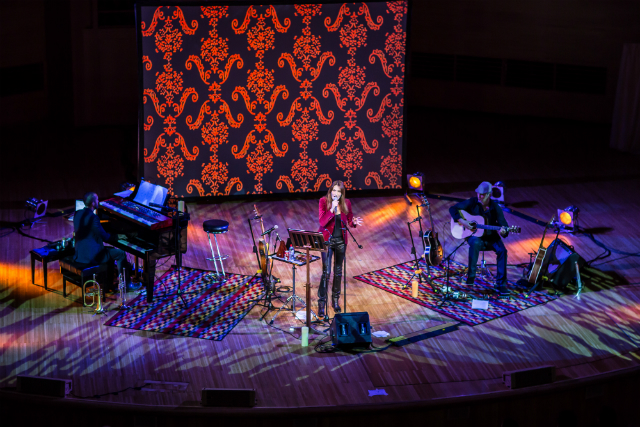 Концерт Карлы Бруни в Москве: как это было