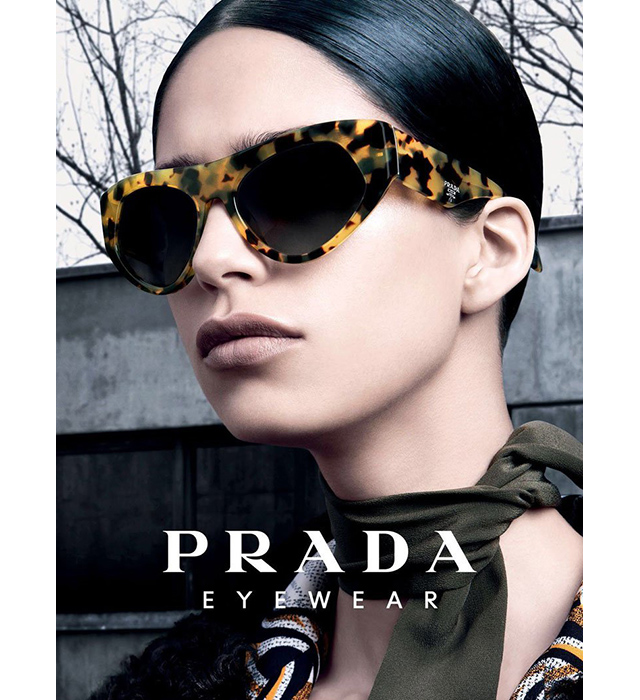 Рекламная кампания очков Prada