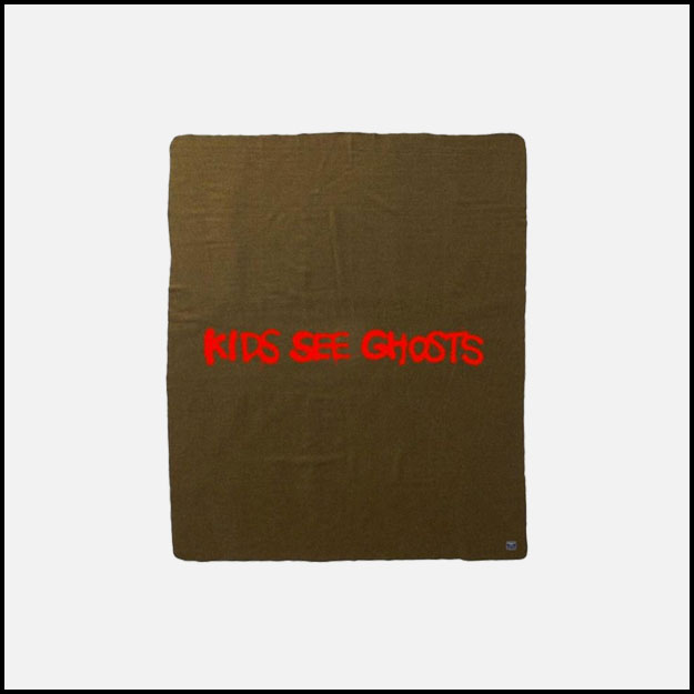 Канье Уэст и Kid Cudi выпустили одеяла с надписью «Kids See Ghosts»