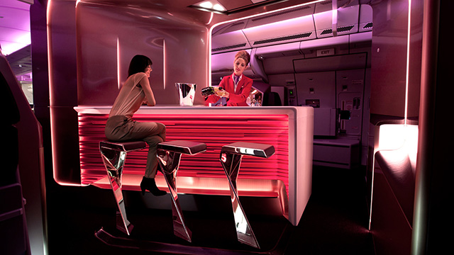 Барные стойки на борту самолетов Virgin Atlantic бьют \"небесные\" рекорды