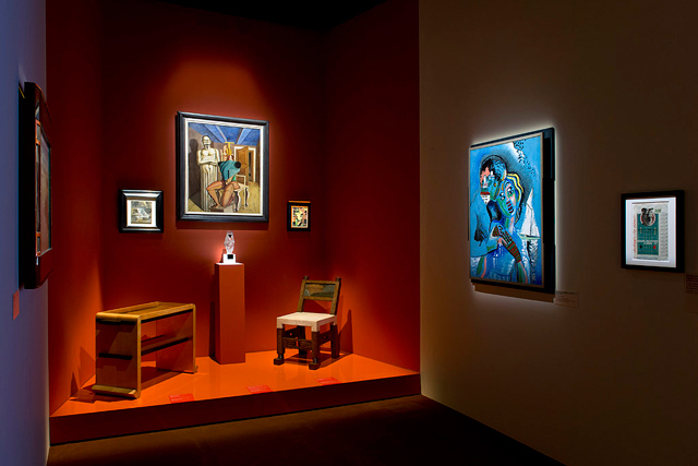 В Париже открывается выставка из личных коллекций Ива Сен-Лорана и Жака Дусе