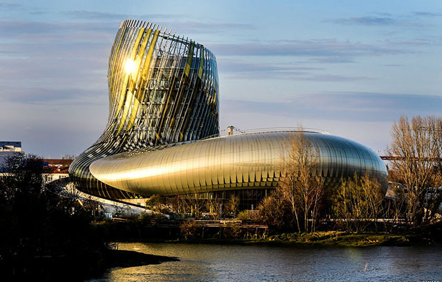 Одним глазом: первый взгляд на музей вина в Бордо