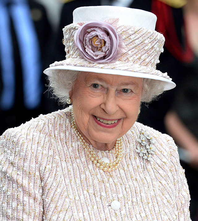 Королева Елизавета II купила Savile Row