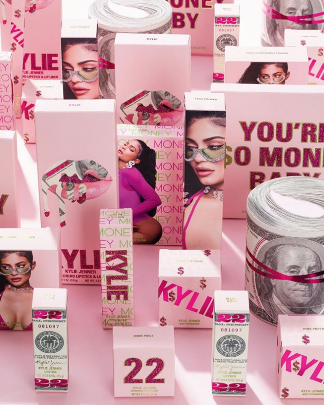 Новую коллекцию Kylie Cosmetics раскритиковали за бахвальство богатством Кайли Дженнер