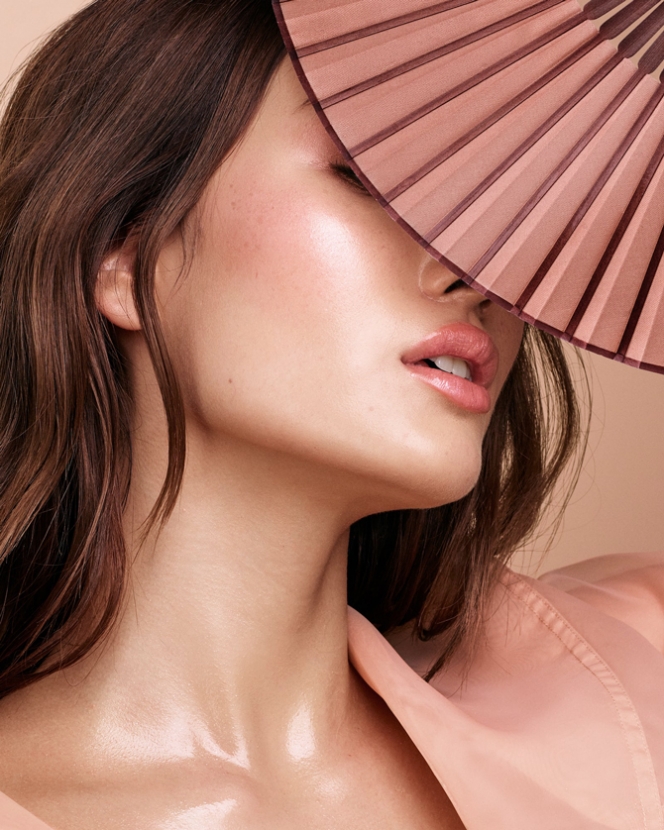 Визажист Арианы Гранде запускает собственный косметический бренд