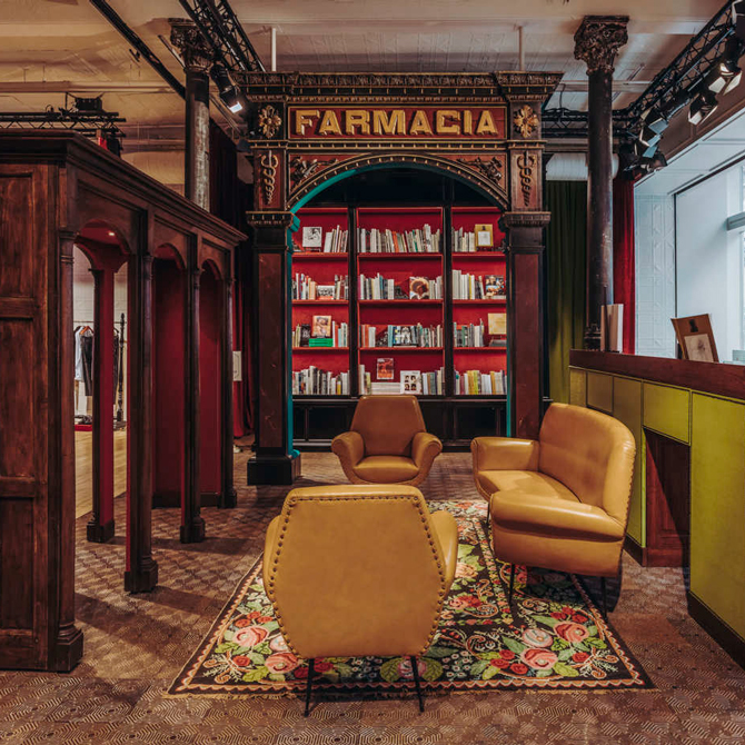 Как выглядит книжный магазин Gucci в Нью-Йорке