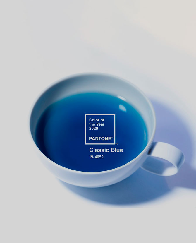 Pantone выпустил синий чай в честь официального цвета 2020 года