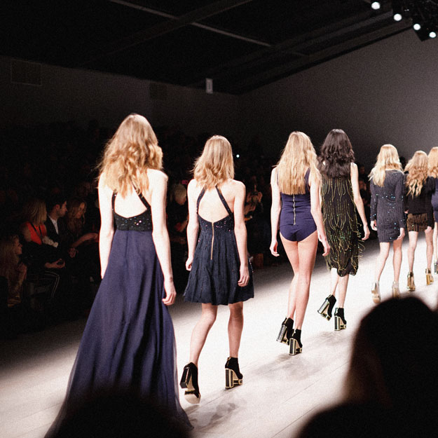 В Нью-Йорке модели подали коллективный иск к модельным агентствам