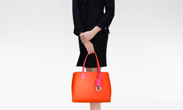 Объект желания: новая сумка-шоппер Dior Addict