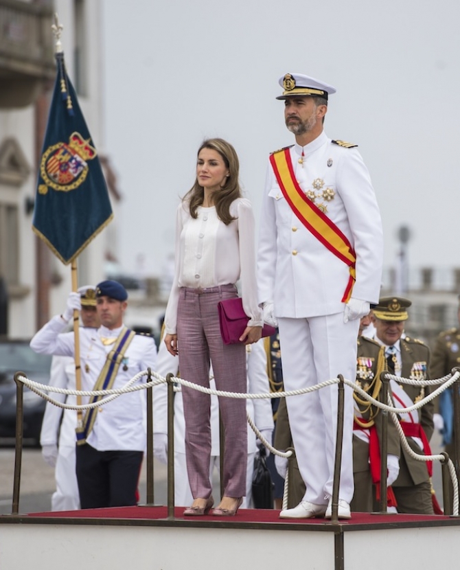 Принц Фелипе и принцесса Летиция в Военно-морской академии