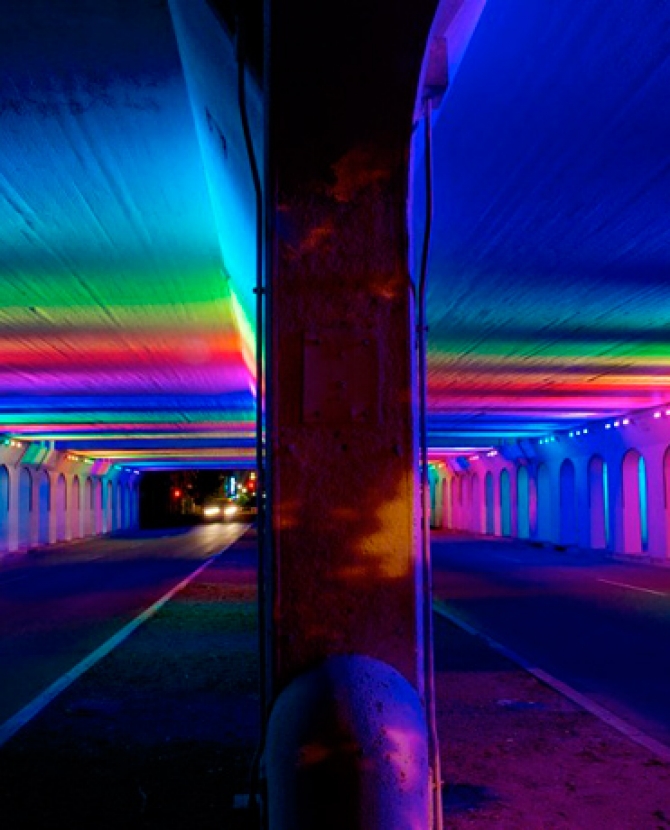 Радужный тоннель \"LightRails\" в штате Алабама