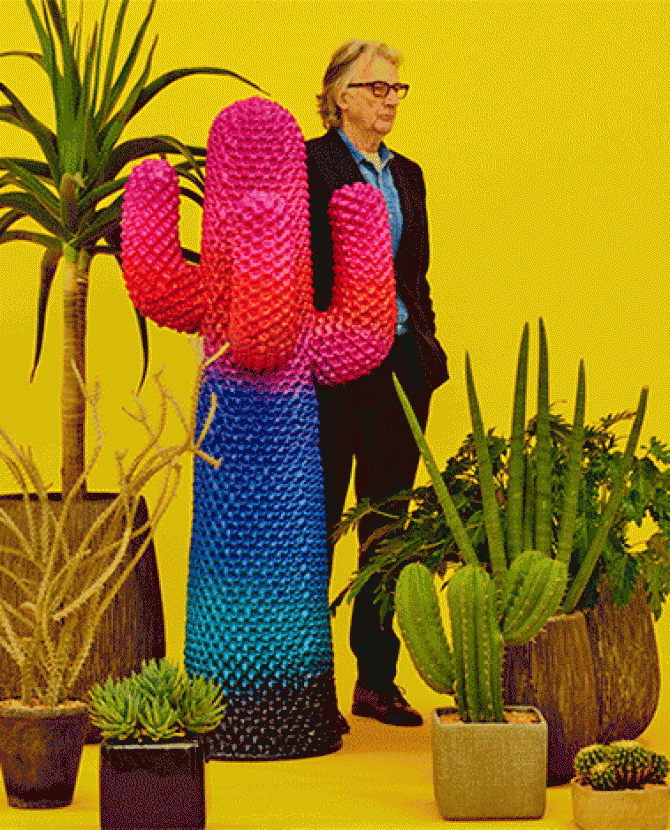 Пол Смит раскрасил знаменитую вешалку-кактус Gufram в свою фирменную полоску