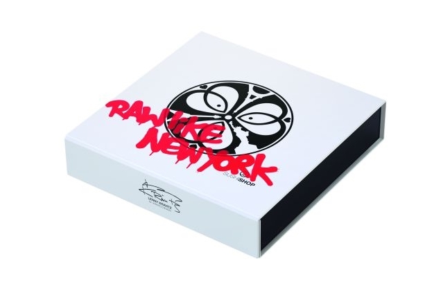 Кейт Мосс разработала дизайн коробочек для Sushi Shop