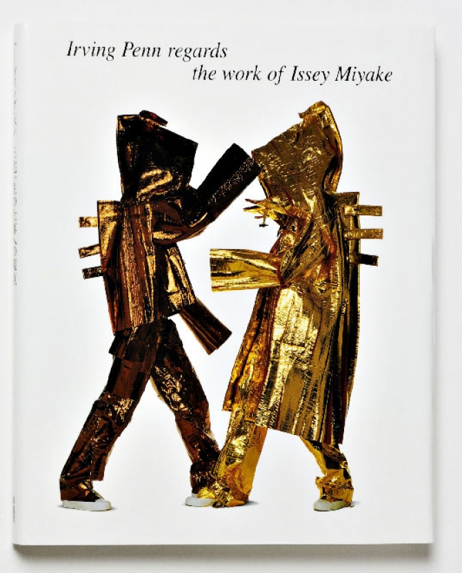 Выставка Иссея Мияке и Ирвинга Пенна в Токио